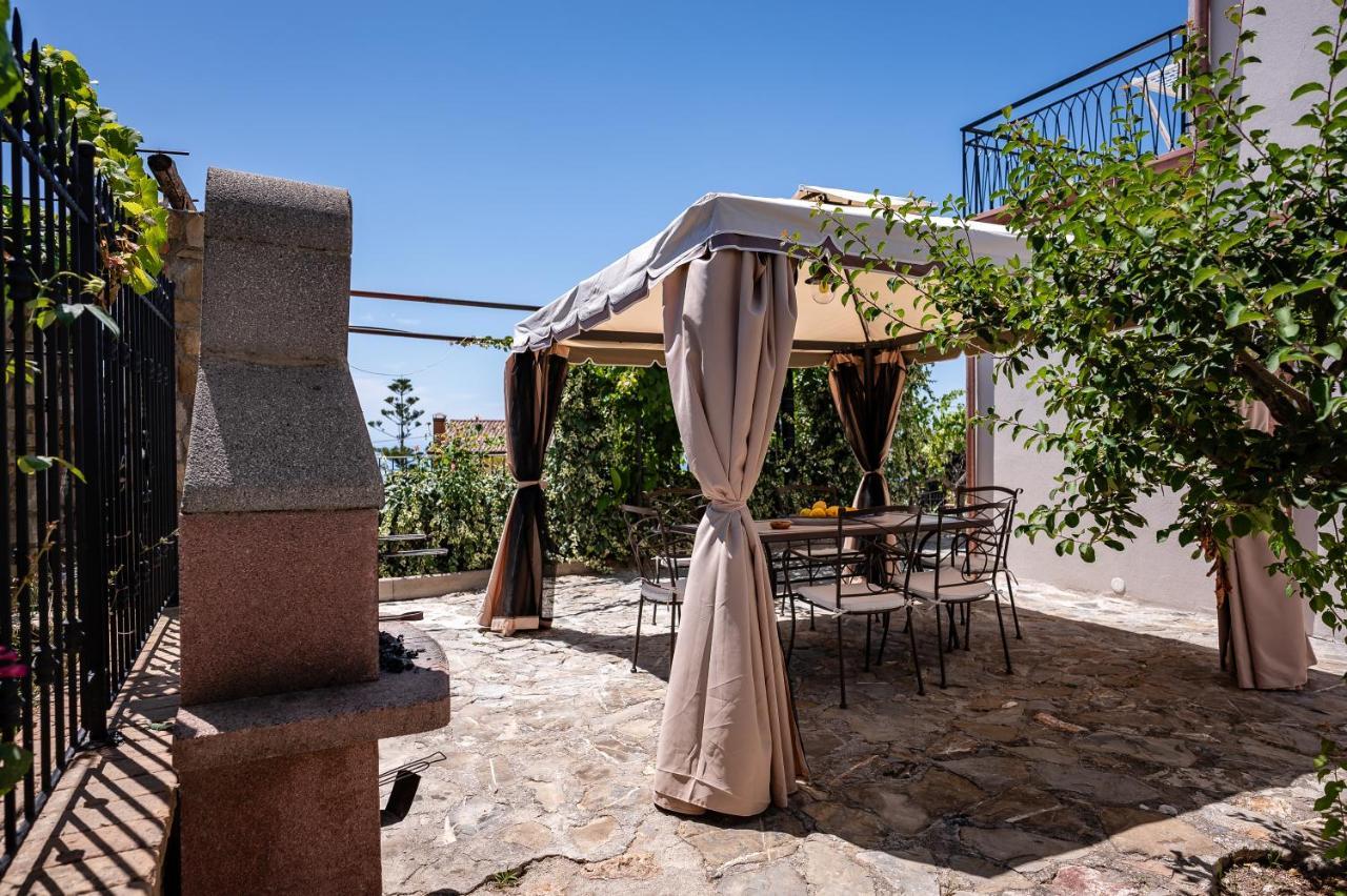Casa Aniello Villa คาปริโอลิ ภายนอก รูปภาพ