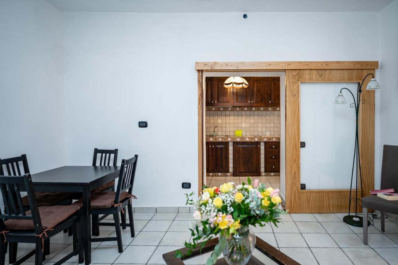 Casa Aniello Villa คาปริโอลิ ภายนอก รูปภาพ